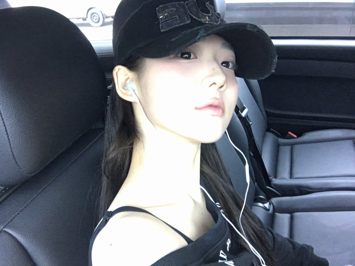 daily tripleS tweet media