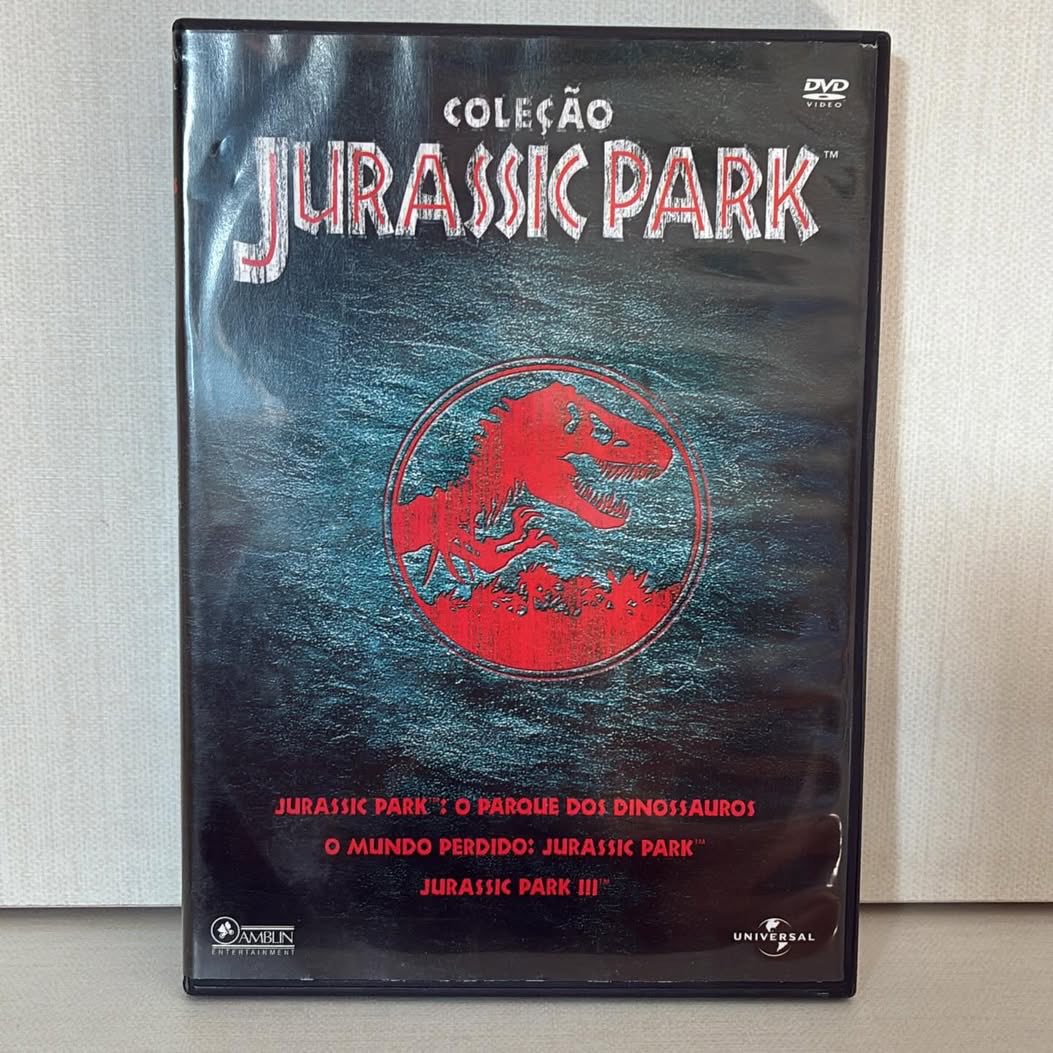 Na sessão <a href="/tokuflix/">Tokuflix</a>, <a href="/almatoku79/">Alma Toku</a> e <a href="/tokuflixpodcast/">tokuflixpodcast</a>, 

Trilogia: #JurassicPark (1993), produzido pelo filme 🎥 americano 🇺🇸, da <a href="/UniversalPics/">Universal Pictures</a>!! 

Jurassic Park (1993)
Mundo 🌎 Perdido -Jurassic Park- (1997)
#JurassicPark3 (2001)