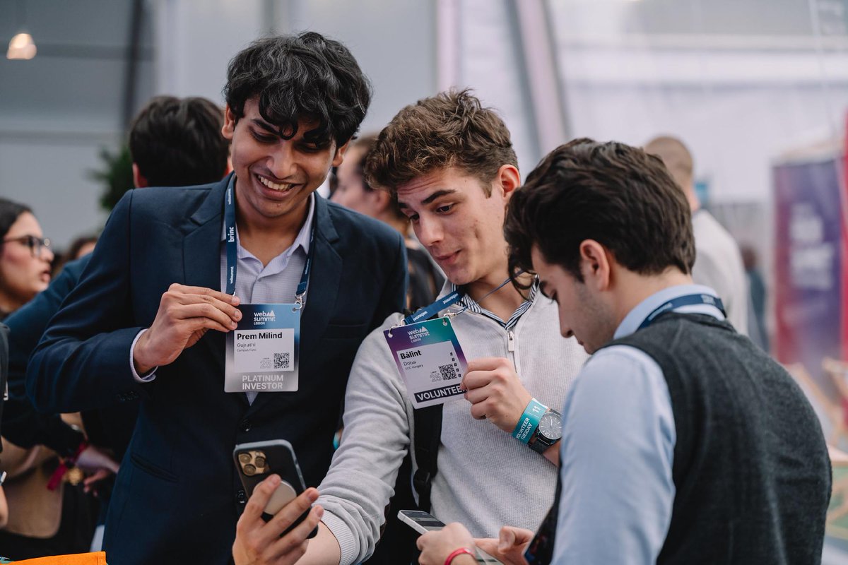 Web Summit tweet media