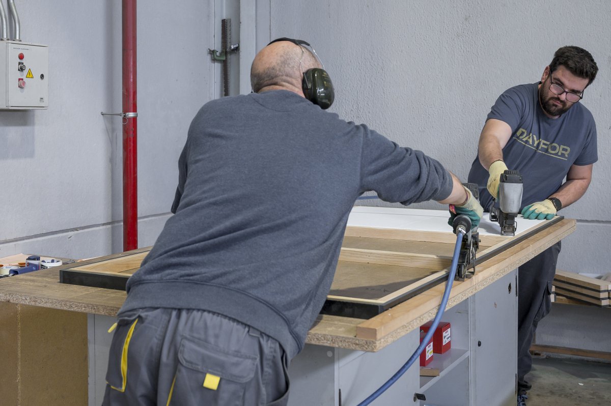 PuertasDayfor's tweet photo. 🚪Somos la suma de innovación, experiencia y resultados. En #Dayfor llevamos décadas impulsando el desarrollo de puertas técnicas: desde formar parte en la creación de la primera puerta cortafuego en España, hasta participar en el diseño de soluciones para obra pública. https://t.co/3HVOx2Wu7B