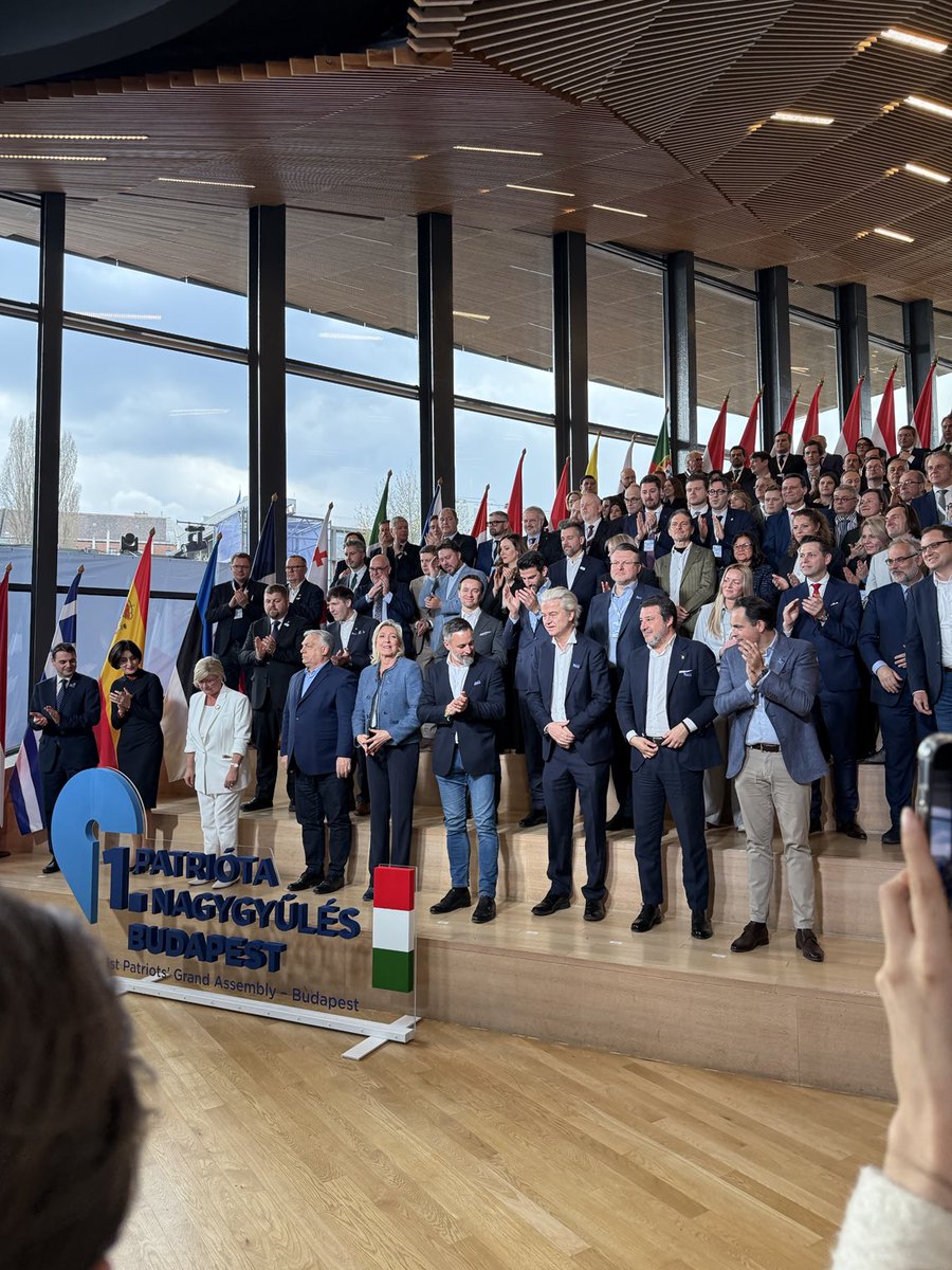 Rob Schneider 🇺🇸 tweet media