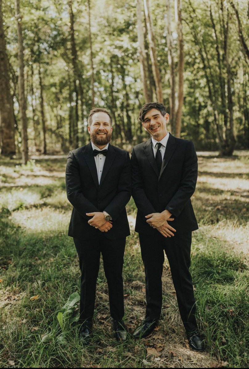 Vyviess's tweet photo. Happy Birthday to @NotKneeman 

It’s crazy to think we’ve been friends since 7th grade. So many years of growing up, figuring life out, and making memories together. From countless late nights playing video games, laughing about the dumbest things, and competing like it was the world championship, to watching each other chase our goals and become the people we are today it’s been a ride I’m really grateful for.

I’ve always respected the way you’ve handled life and the way you’ve pushed yourself to succeed. Becoming a pharmacist isn’t easy, and seeing you put in the work and make it happen has been genuinely inspiring to me. You’ve always been someone who shows what dedication, intelligence, and consistency can accomplish.

But beyond all that, you’ve always just been a great friend. Through all the years, all the changes, and all the stages of life, you’ve always been the same solid person I can count on.

I’m thankful for all the memories we’ve made and all the ones still ahead of us. Here’s to many more years of friendship, success, and probably still arguing over video games like we’re kids again.

Happy Birthday, brother. I hope this year brings you nothing but happiness, success, and everything you’ve worked so hard for.