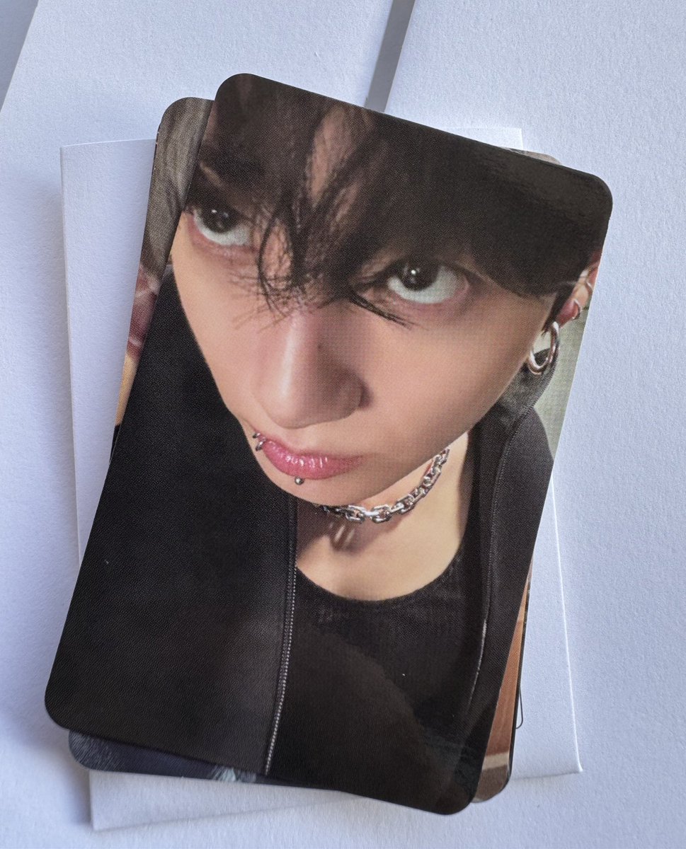 Edi is seeing bts tweet media