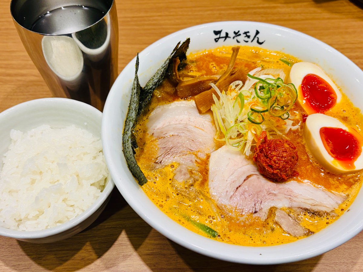 池袋のみそきんで、特製辛みそきん（1,700円）と半ライス（150円）を 