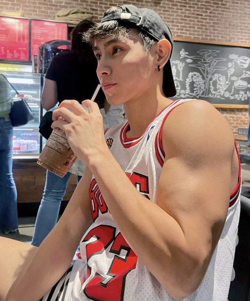 Daily Hot Dudes tweet media