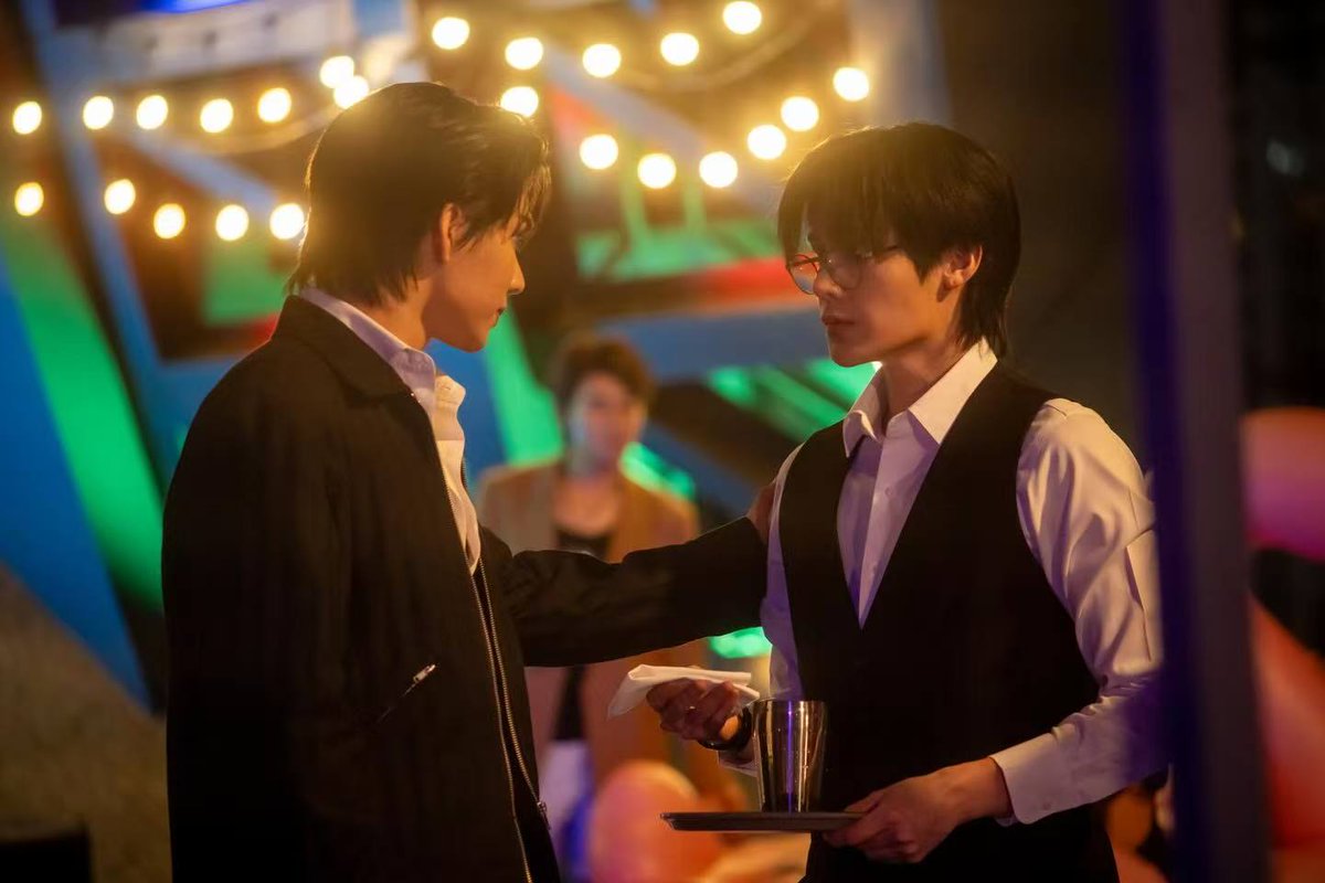 FortPeat_KPI's tweet photo. If Kelvin and Vier’s first meeting wasn’t intentional, how would you imagine their first encounter?

YESTERDAY MEET AGAIN

#YesterdayEP8 https://t.co/oXblVY2Qnt