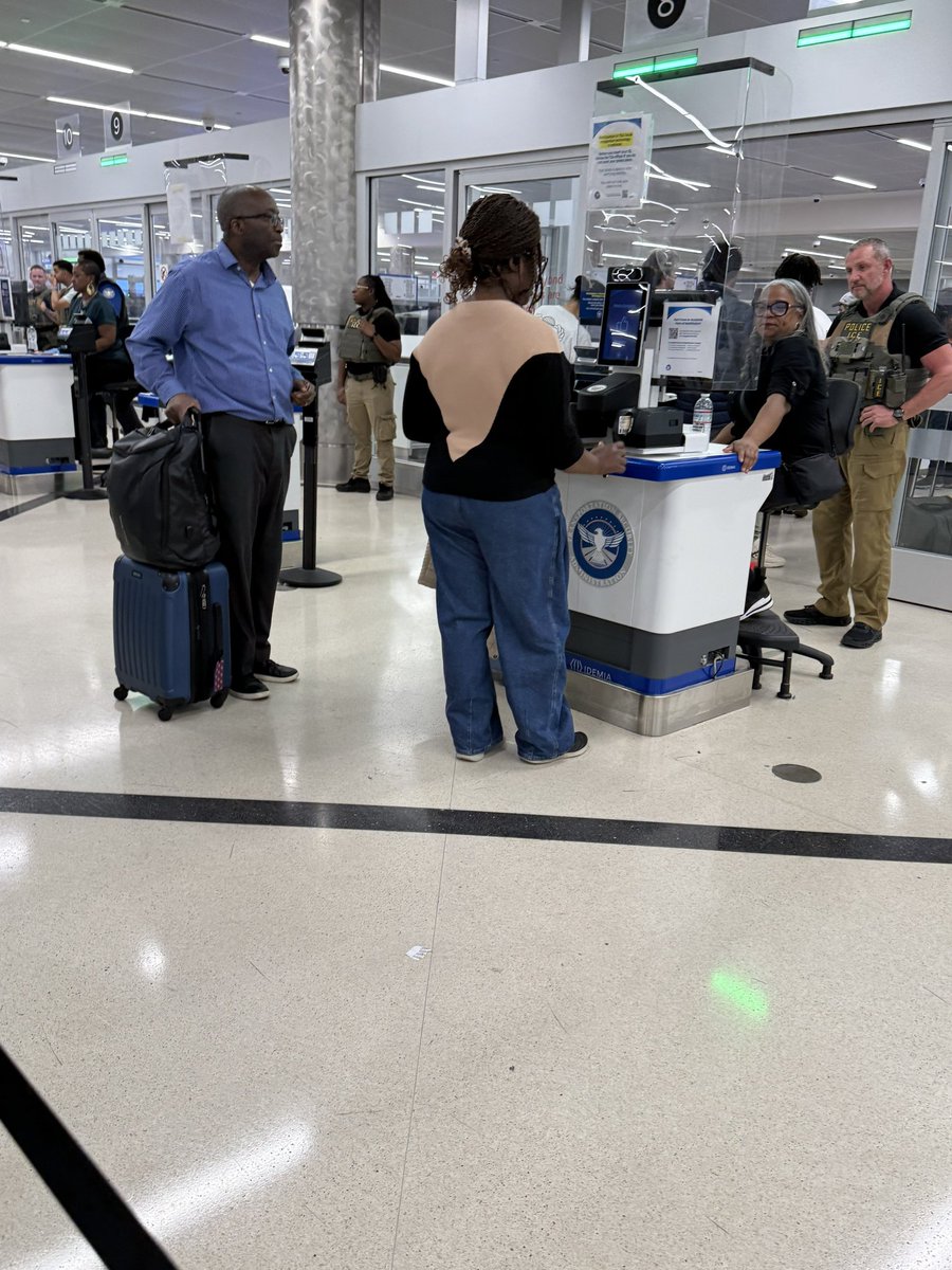 Tara Broadway🎬 tweet media