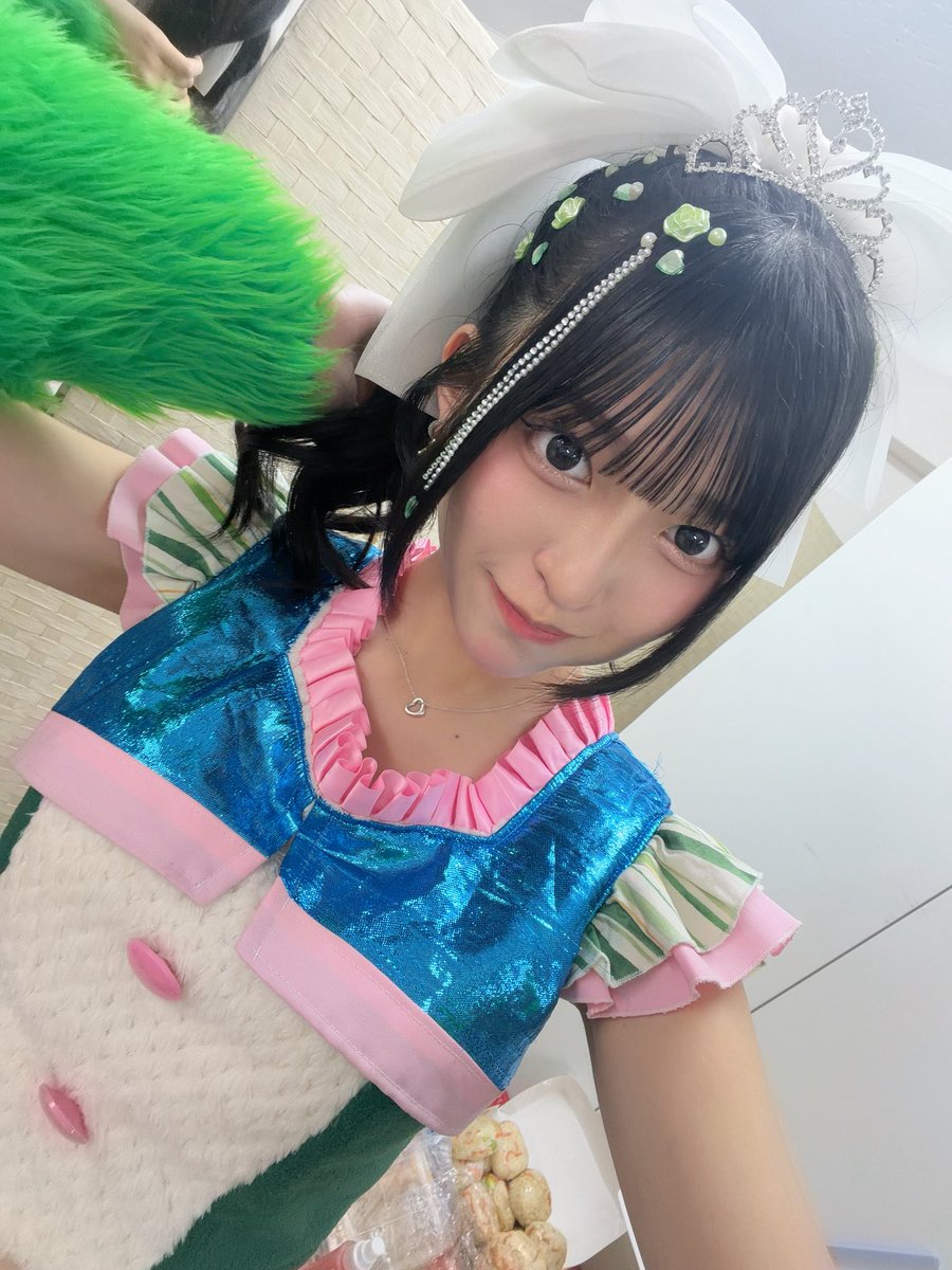 原宿学園の秋月莉緒でデビューして1492日間で1392回のステージに立てた事本当に幸せでした♡

昨日までメンバーと元メンバーだった5人は今日からはりおの友達です❤️🩵💜💚🩷🤍

ALT読んでね♡