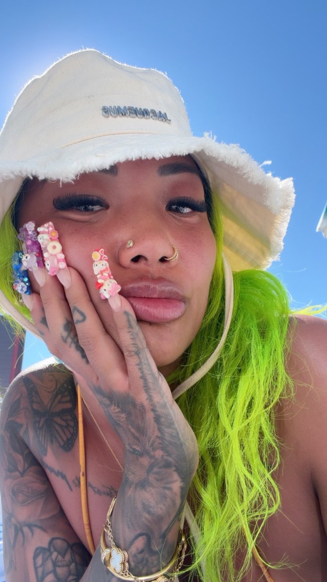 KAYCE 🥢💚 🎴 tweet media