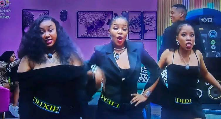 Scarlett M tweet media