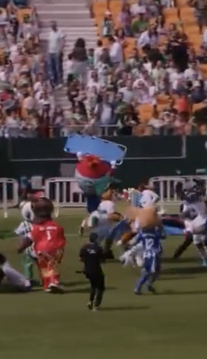 Profeta Nazarí tweet media