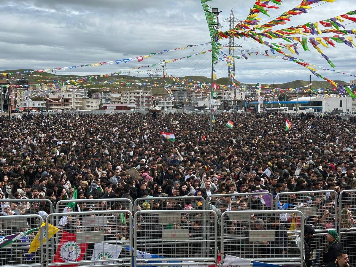 FatmaAblay's tweet photo. Ji Qûntarên Çiyayê
Cizîra Botan Newroz Pîroz Be! https://t.co/0E46fbmRsM