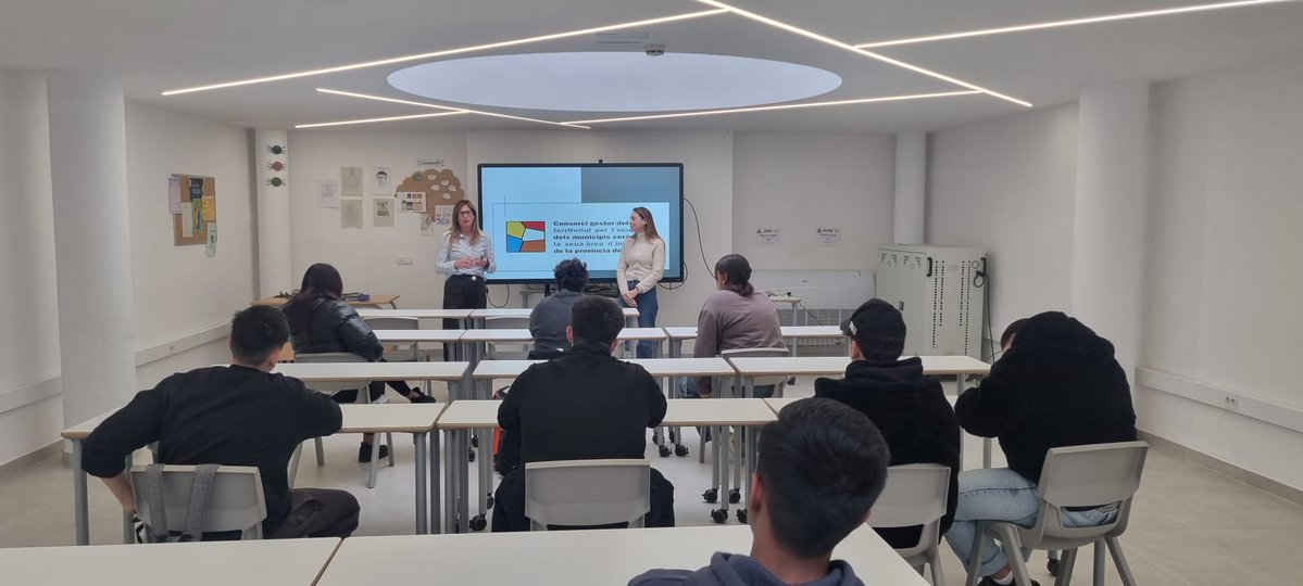 Pacte per l'ocupació dels municipis ceràmics tweet media