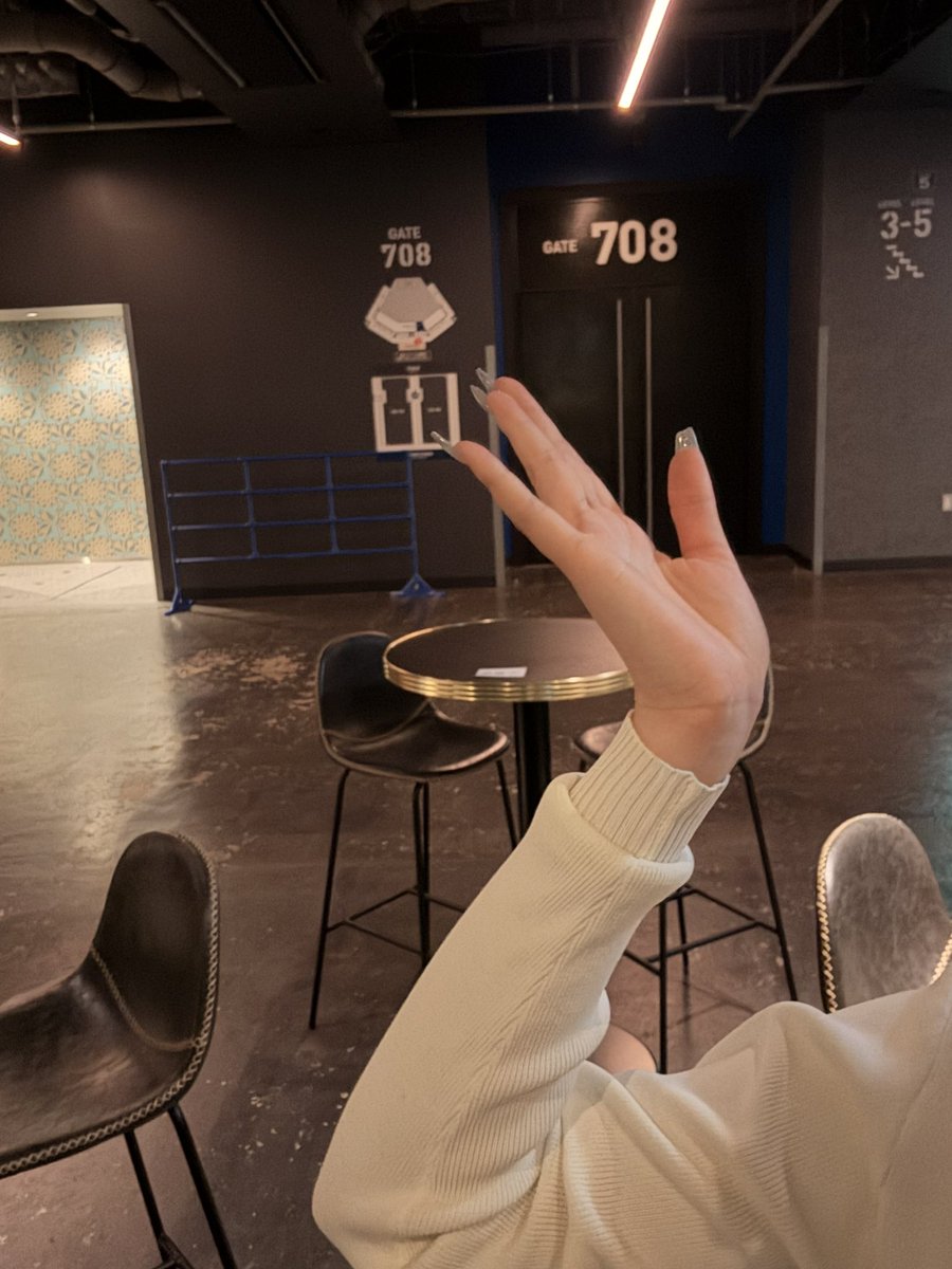 登坂車線 tweet media