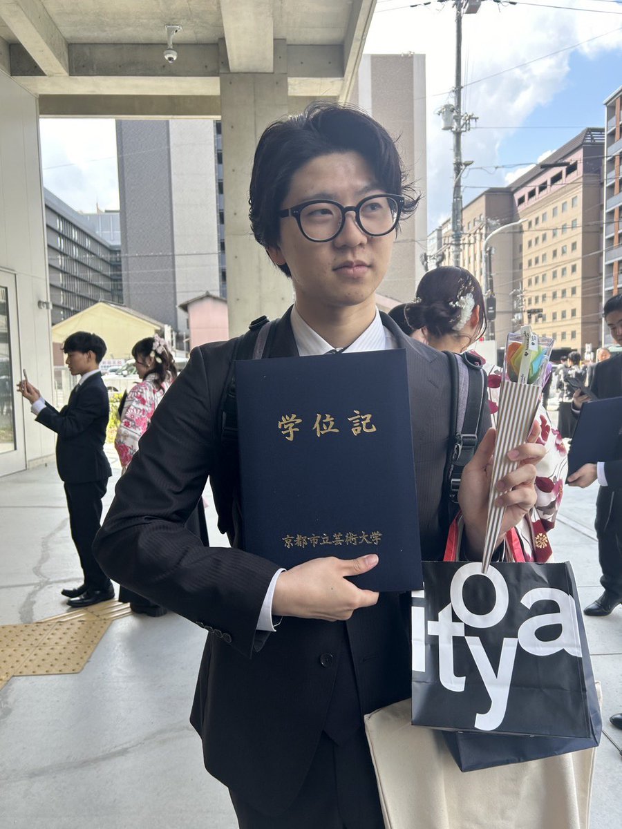 gettiiiiiii's tweet photo. 輩出が京芸によってなされ、その対象が俺でした https://t.co/vKvLu05aHT