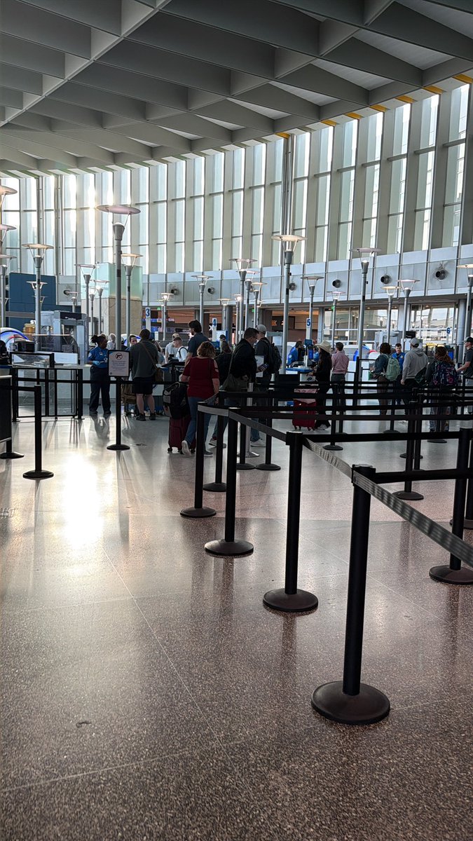 L o g a n tweet media