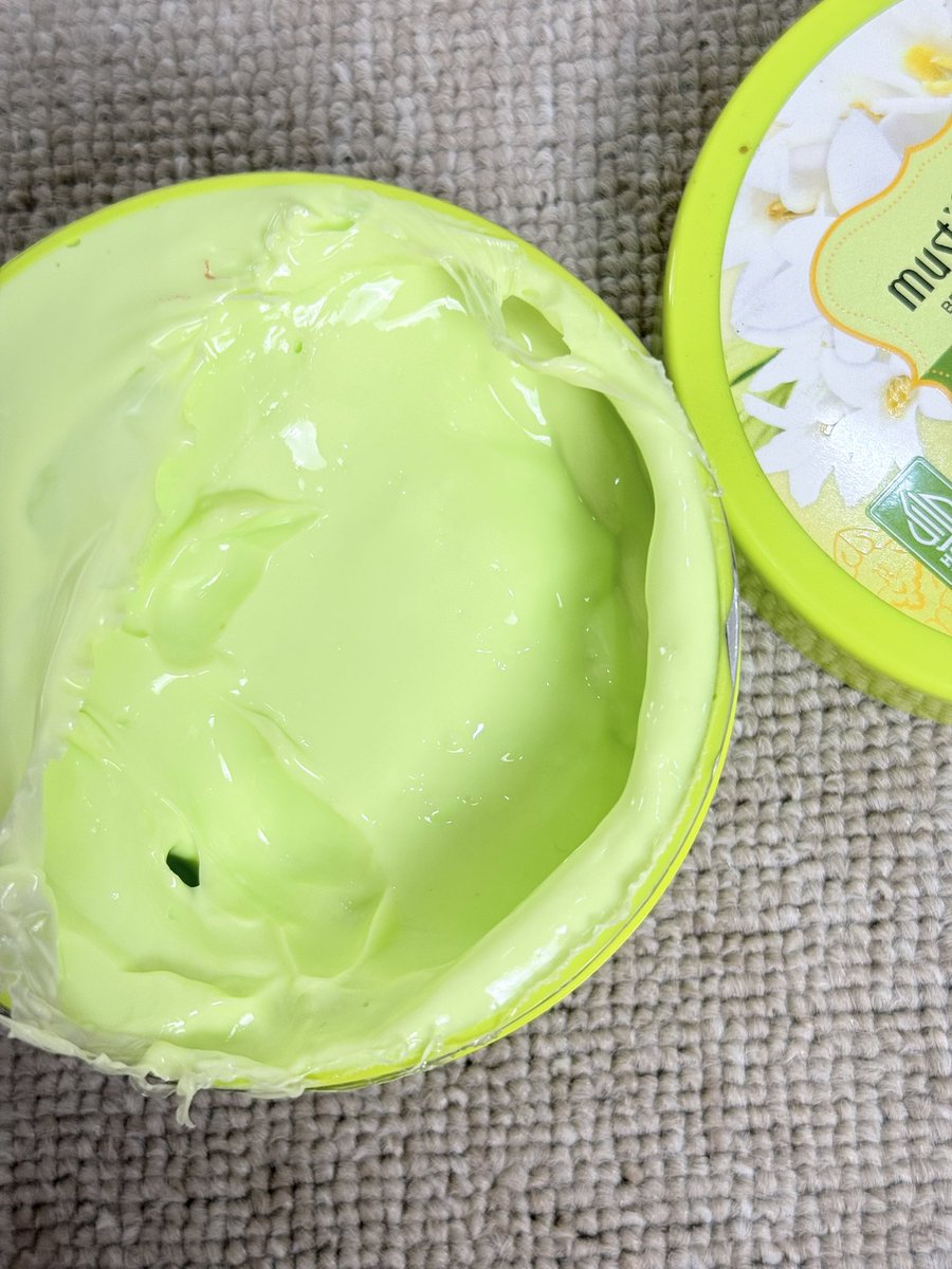 LEBARAN DAPET COMPLIMENTS “MBAK, SUMPAH KAMU WANGI BGT” 

cuman pake 3 produk ini I SWEAR WANGI SEMERBAK😃🤙🏻