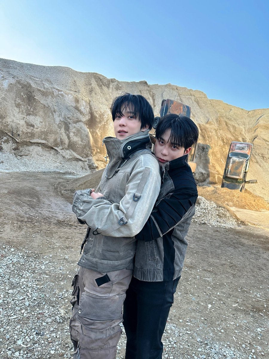 원본까지 올려준다고? 
미쳣다진짜