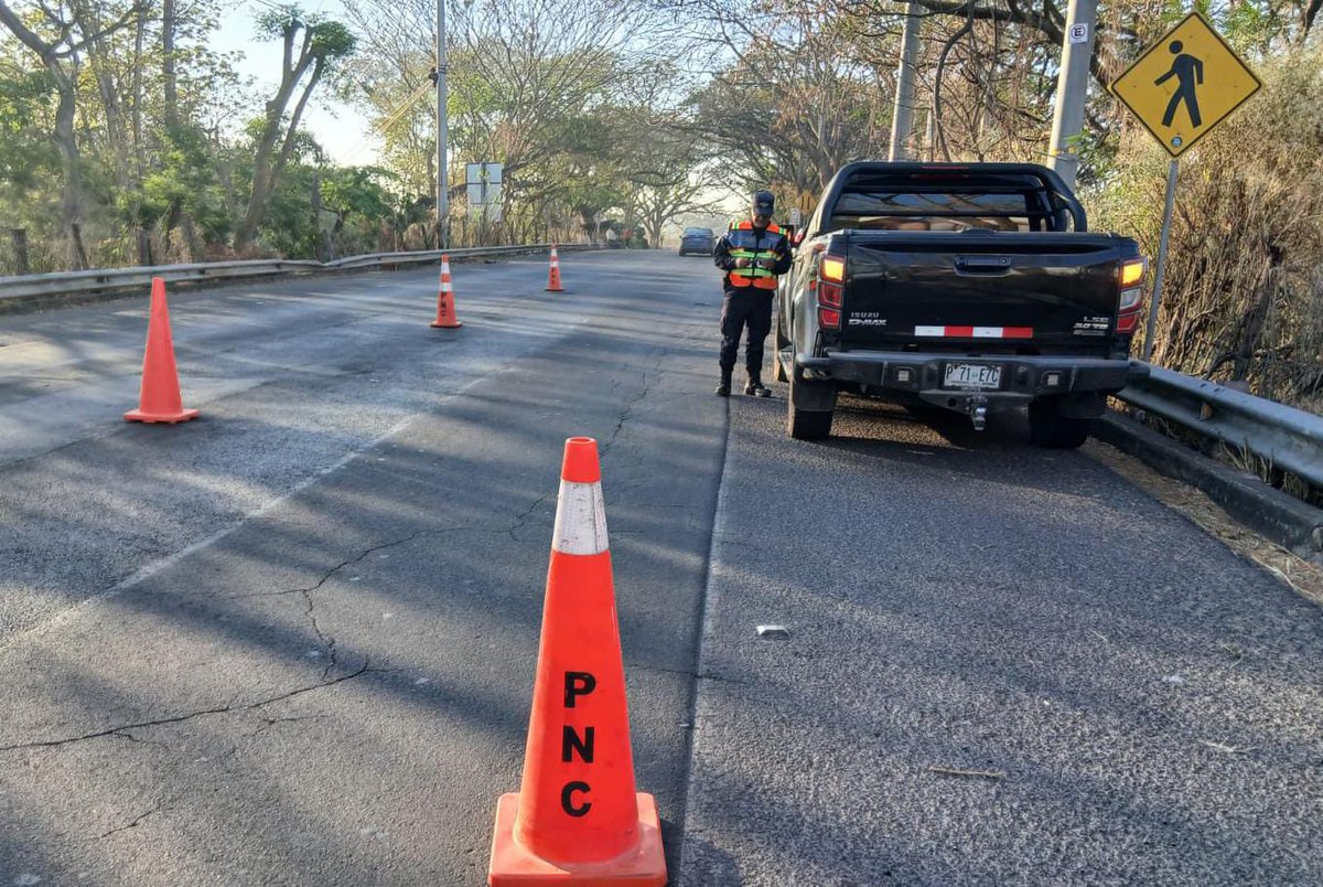 PNC El Salvador tweet media