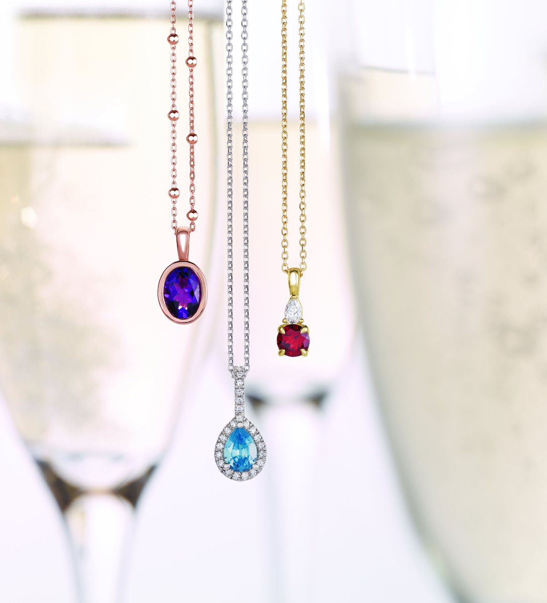 RyanJonathanFJ's tweet image. Three dazzling pendants, endless charm. Celebrate every moment with timeless sparkle. #ElegantJewelry #GemstoneStyle #ChicLooks