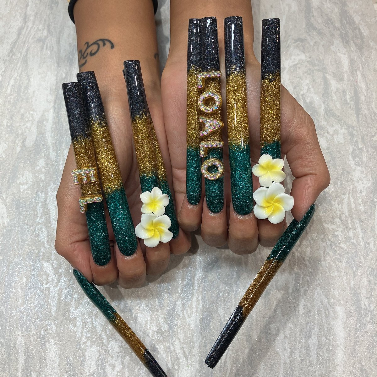 𝔢𝔩 tweet media