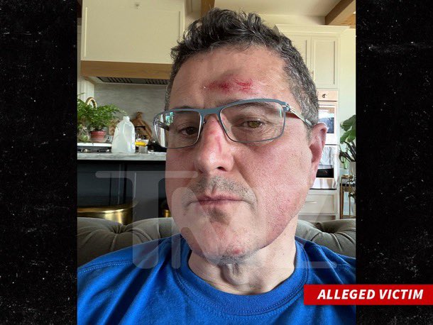 pisklauren's tweet image. 🇺🇸 "Reacher" star Alan Ritchson was caught on camera punching his neighbor multiple times in Nashville.

Started over a dirt bike speeding complaint. Happened in front of children.

Police investigating. No arrest yet.