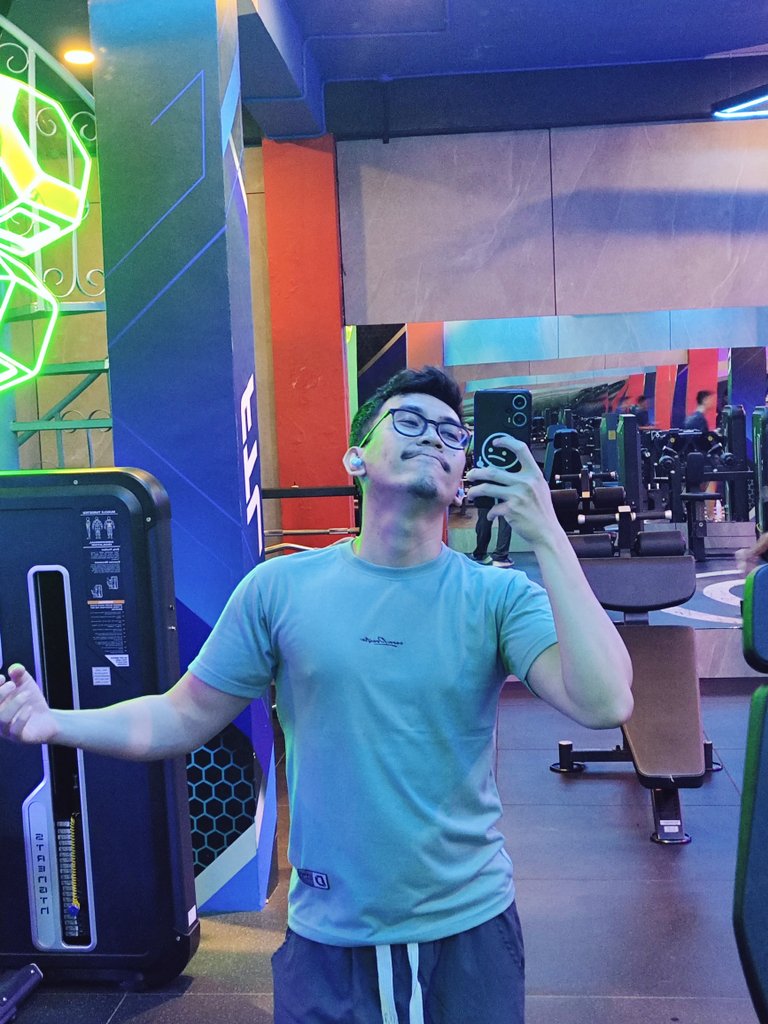 SukaSemur tweet media