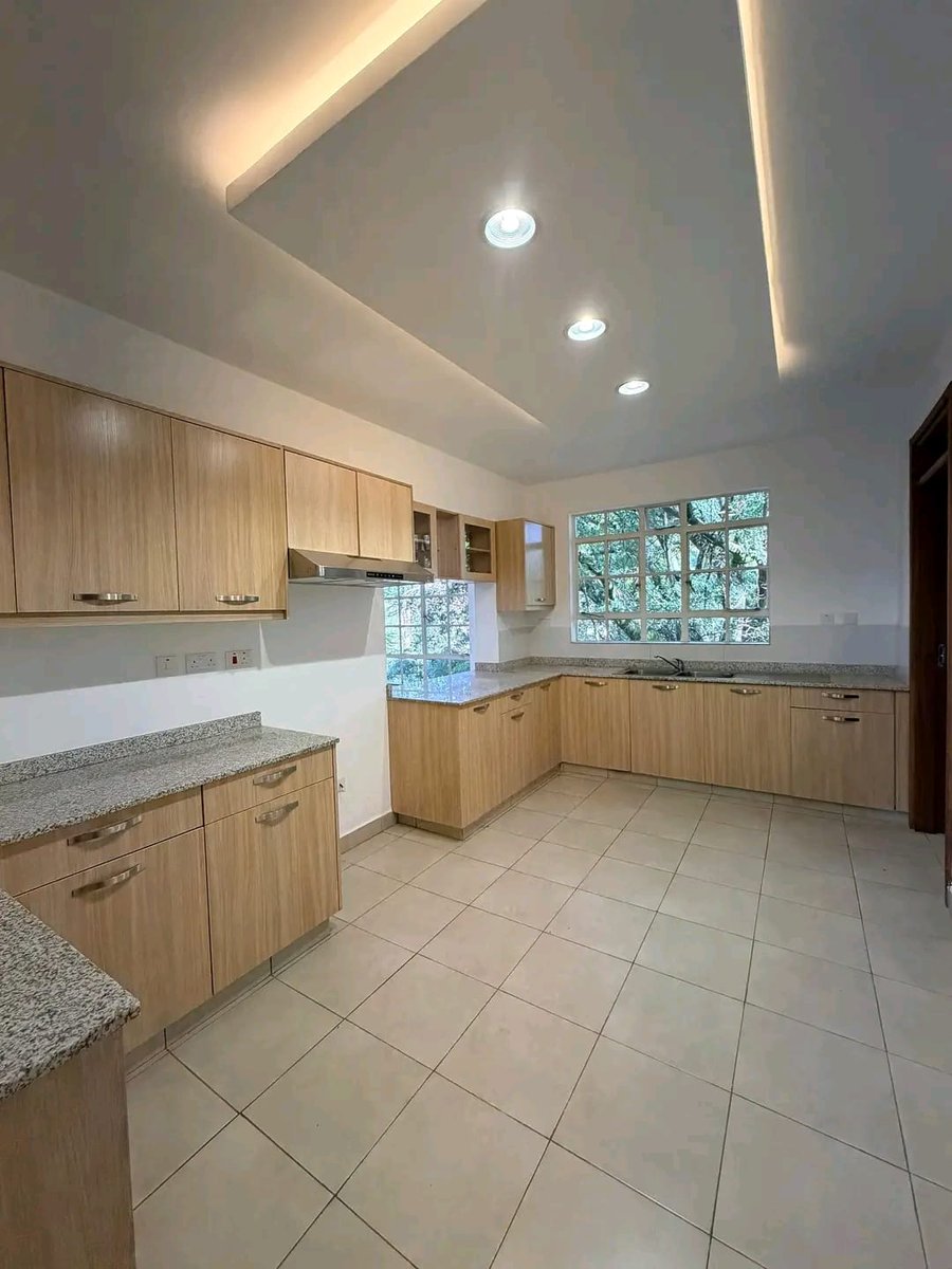 HodankaHomes's tweet photo. 📍 Lavington | 3-Bedroom Apartment + DSQ
💰 KES 200,000/month
Ready-to-move-in luxury apartment with ensuite master, fitted kitchen, balcony, and DSQ. Enjoy privacy, lift access, rooftop lounge, basketball pitch, ample parking, reliable water, and full backup generator. https://t.co/VT94wfQhpf