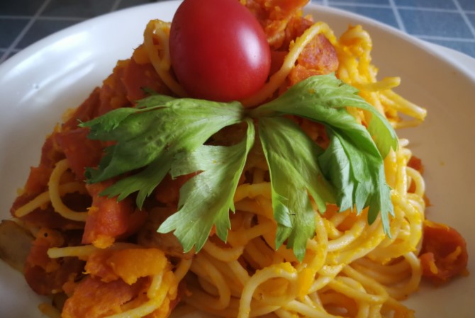 vivian lauren tweet media