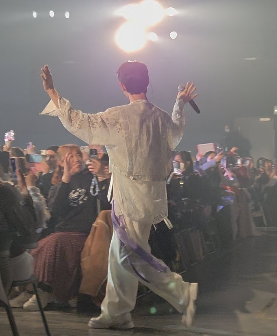 本日Jamesと一番距離が近かったのは入場して来た時。人の切れ間で綺麗に写せる時にこちらは見てもらえず😭
DMD IN JAPAN 2026
#DMDWORLDINTOKYO
#JamesSu  #JSY