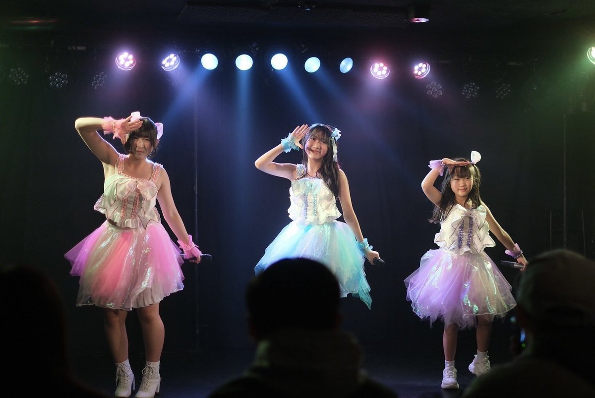 昨日はほのたん卒業ライブありがとうございました！
最初、人見知りで緊張していたはなに優しく声をかけてくれたほのたん。
短い間でしたが一緒にライブ出演できてとても楽しかったです😭
ありがとう🩵🩷💜