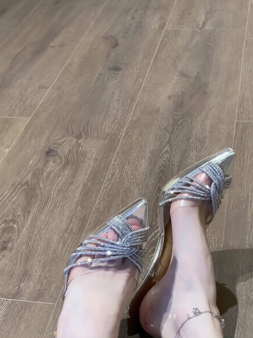 盘底的洋葱是我 tweet media