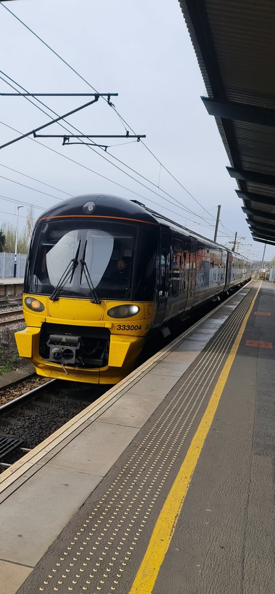 Shaun__92's tweet photo. Northern Trains 333004 working 2B17 1323 Leeds to Doncaster #northerntrains #northern #allthestations #class333 #emu #caf #siemens #cafSiemens #leeds #wakefieldwestgate #adwick #bentleysouthyorkshire #doncaster #monday #23rd #march #2026 @northernassist https://t.co/gO7GH5vGNq