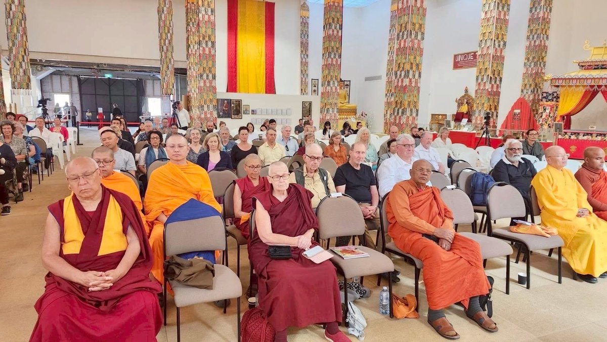 วัดพระธรรมกายเมลเบิร์นร่วมเวทีนานาชาติ ฉลอง 90 ปี ดาไล ลามะ ณ The Great Stupa of Universal Compassion นำเสนอแนวคิด “สันติภาพเริ่มจากสันติภายใน” ผ่านหลักสัมมาทิฏฐิและบารมี 10 สู่สังคมโลกที่สงบสุข 🌏✨