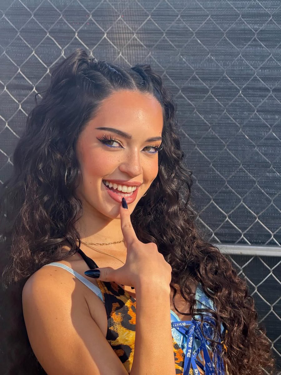 daniela loops tweet media