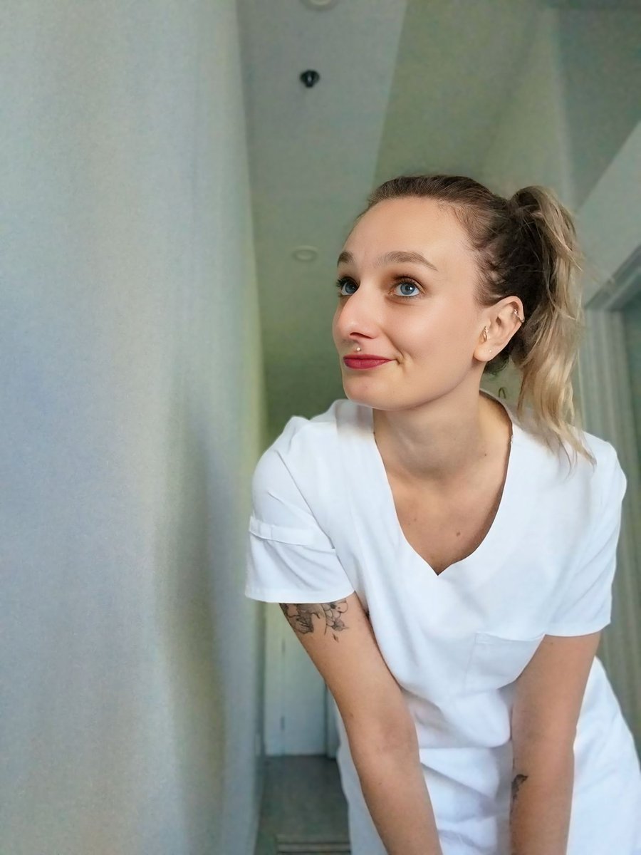 Lola l'infirmière 💉 tweet media