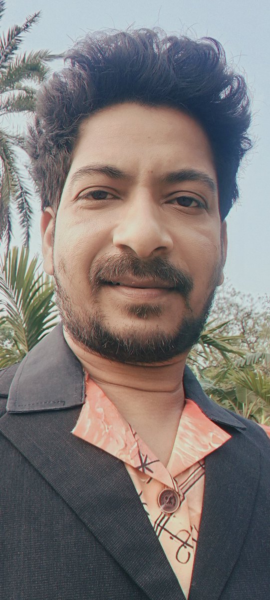 ranapk_bd's tweet photo. যদি স্বপ্নের দেয়ালে দ্বিধা ঝুলে, 
তবে প্রতিটি রাত নিদ্রাহীন কাটিয়ে দিতে রাজি আমি,
নিরবতার প্রতিটি ভাঁজে , একটি, দুটি
দুঃখ আসুক তবুও আসেনা যেন সান্ত্বনার বাণী।
আমি দুঃখ পুষতে পারি- কষ্ট মেনে নিতে পারি-
ঠকে গিয়েও চুপ থাকতে পারি-
কিন্তু 
মিথ্যা আশ্বাসে তুষ্ট হতে পারি না! https://t.co/ZDfAiXv6TM