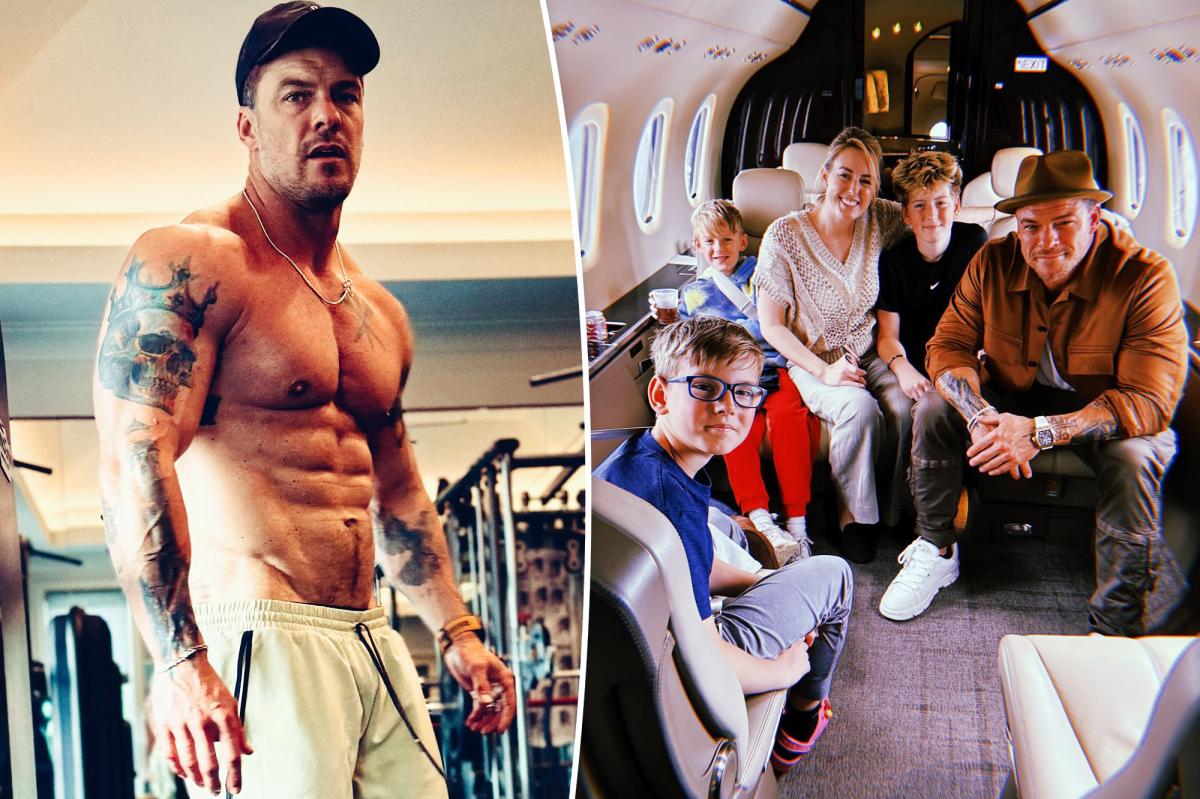 PageSix's tweet image. ‘Reacher’ star Alan Ritchson allegedly attacks neighbor in front of kids in violent video trib.al/7DpbLuy