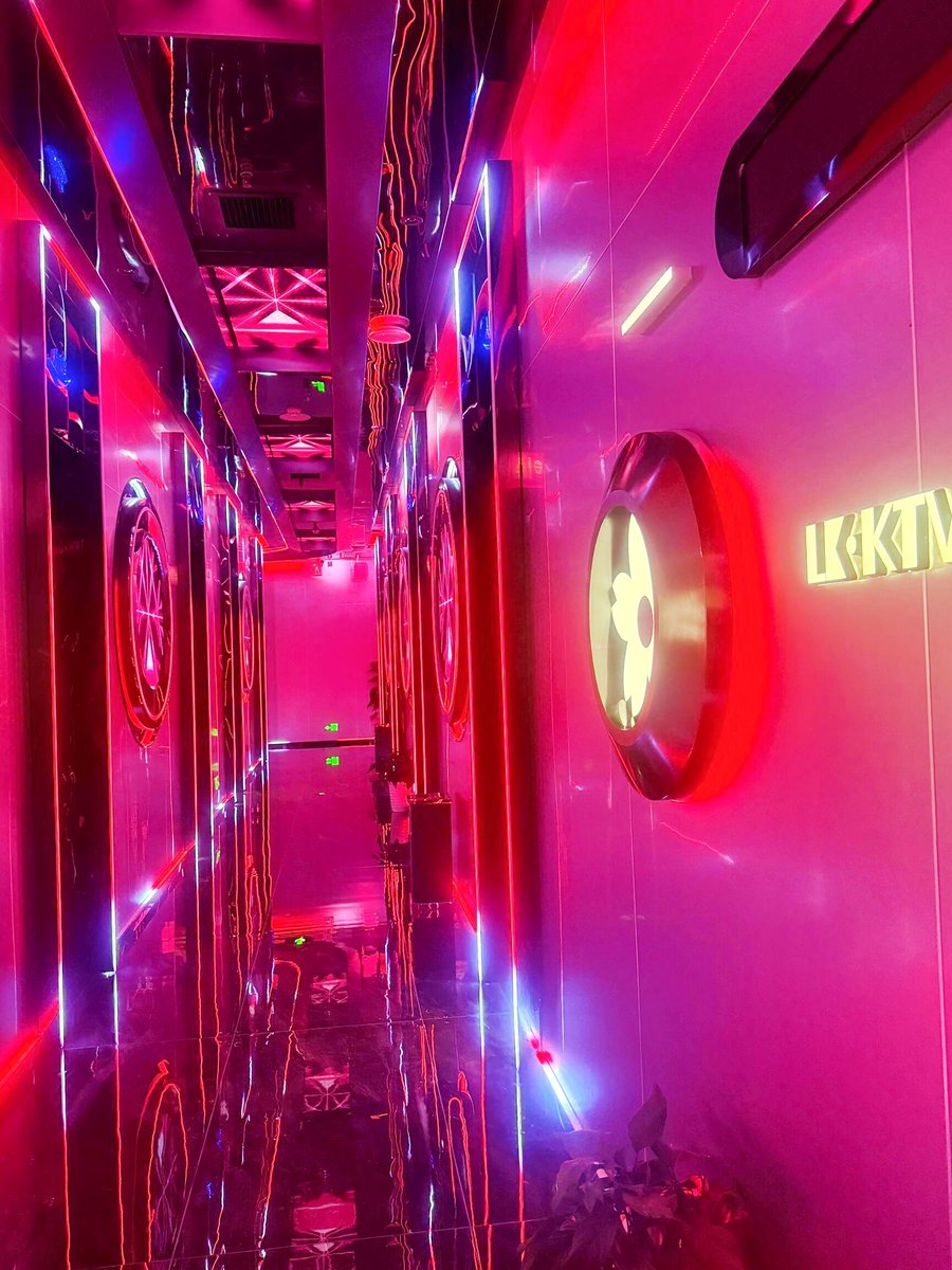 ipek_esila's tweet image. Unleash your voice at [KTV店名]! 20% off all private rooms till 10pm tonight—grab mics, belt your faves, let the good vibes roll!  #KTVFun #SingLoud #NightOut