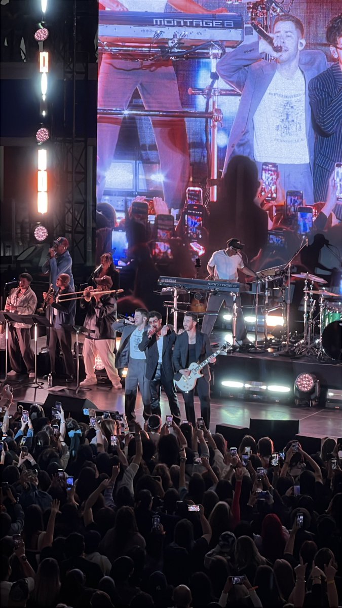 Dana ✨ tweet media