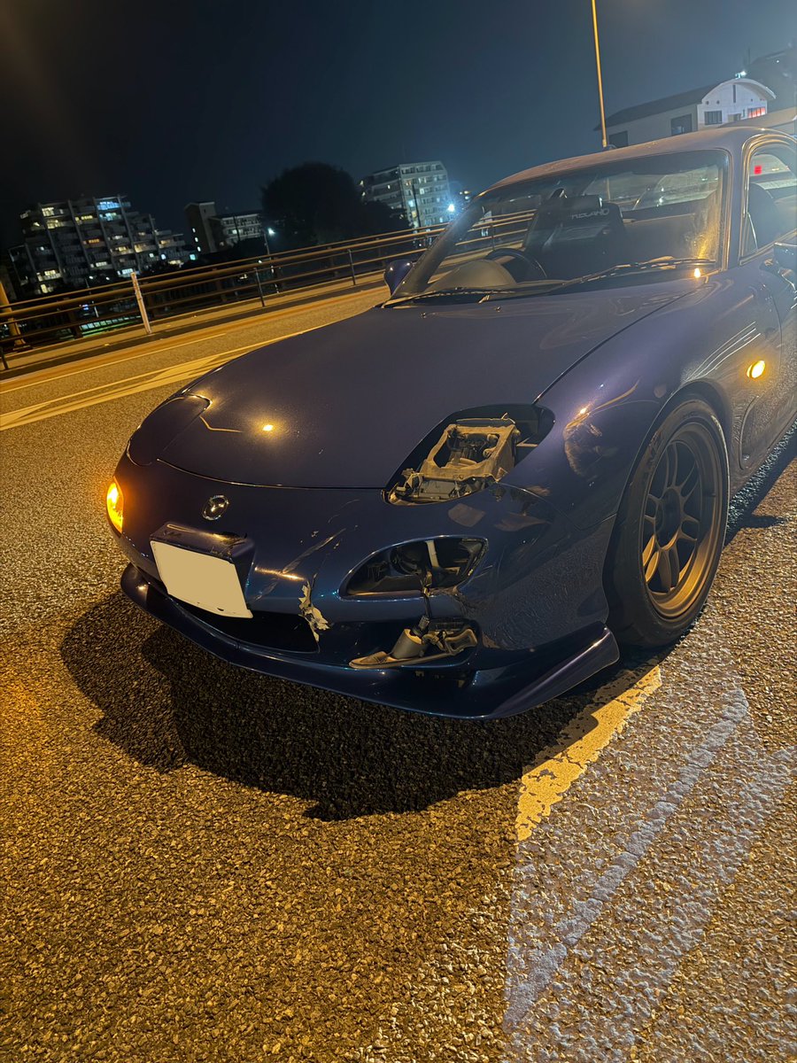 Nau_7_'s tweet photo. 事故でバンパー損傷
↓
4ヶ月の修理期間を終えて金曜日に手元に
↓
日曜日に当て逃げに遭い3日で再修理

ついてなさすぎる😭 https://t.co/rzUphif55r