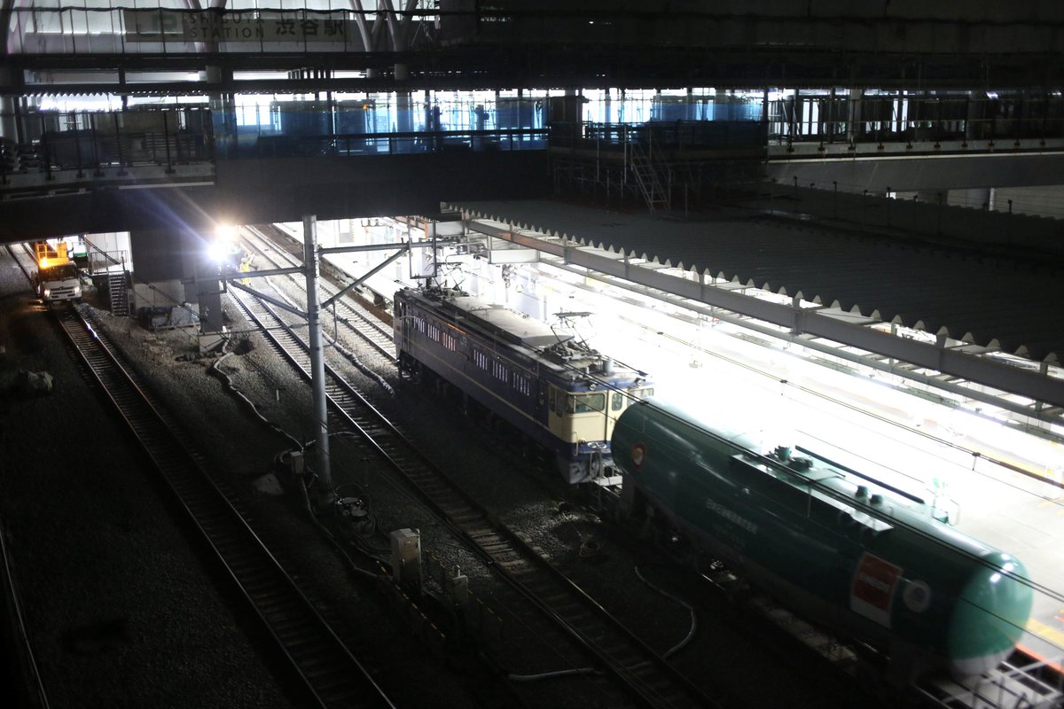 深夜の渋谷駅を通過する8569列車、山貨でEF65の写真を撮ったのは田端PFの試単以来でした。2026.3.21