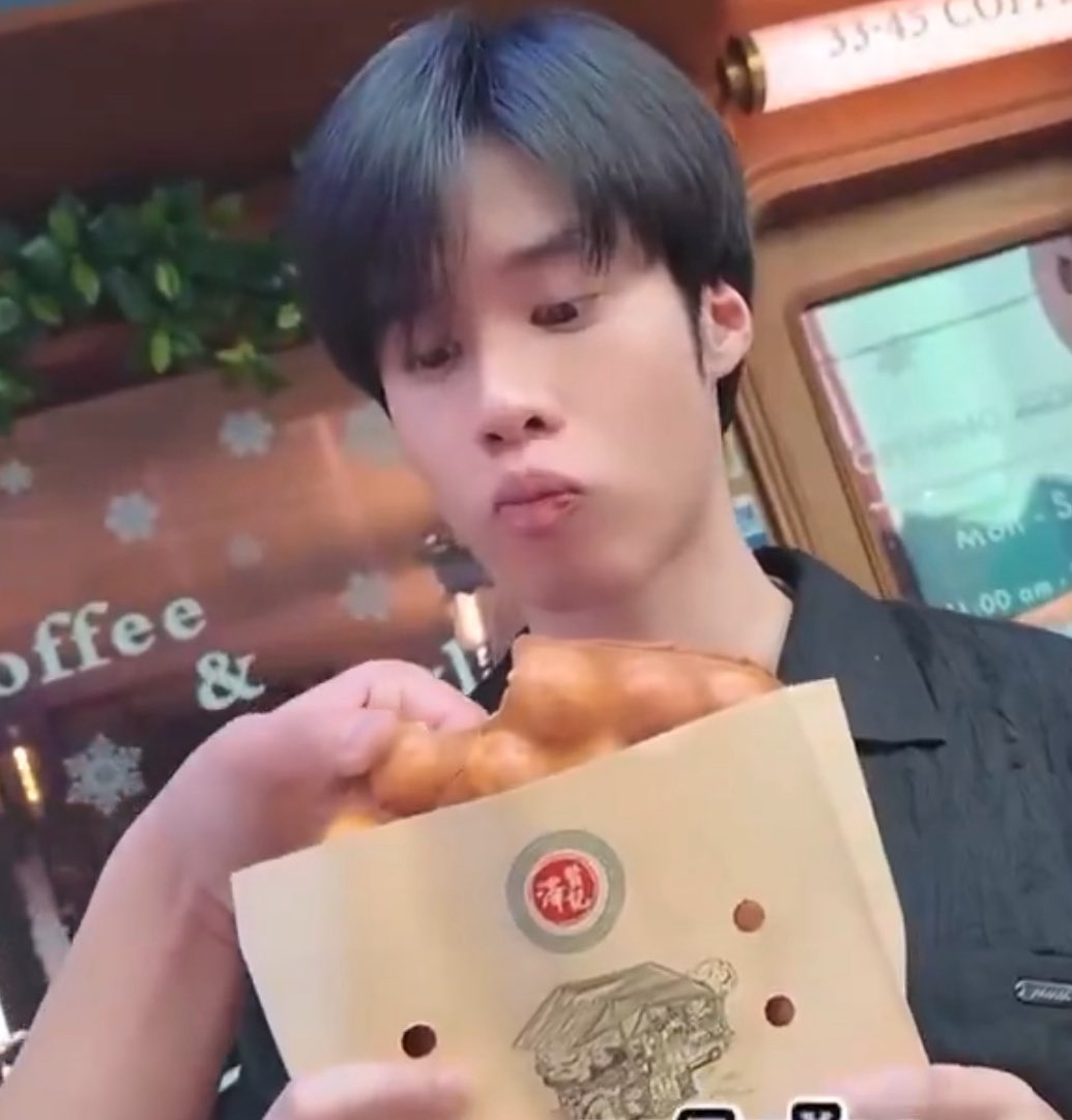 ' rubi𝑒 tweet media