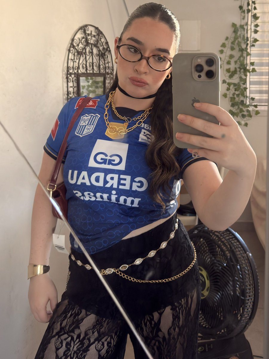 dharinha tweet media