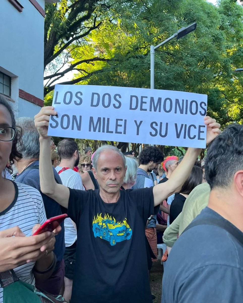 Profe Matías 🇦🇷 #NoAlFMI tweet media