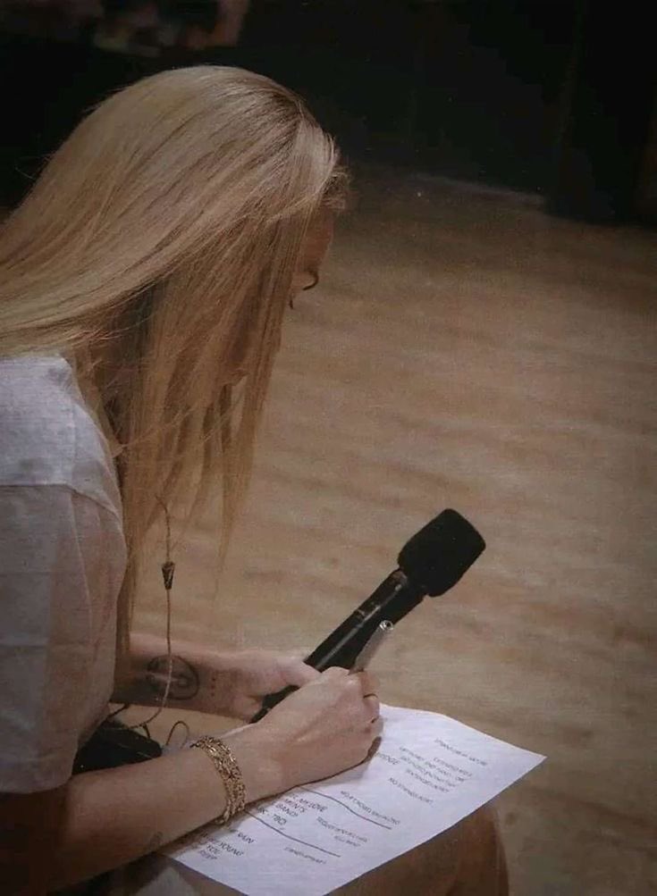 Adele Archives tweet media