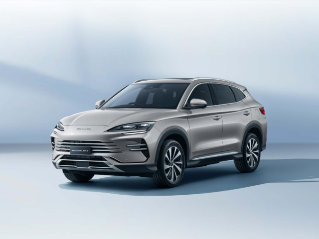 AutoTraderSA's tweet image. Are you considering a #hybrid vehicle? Which model do you have your eye on? Hybrids are here in full force, and these are the pick of the litter! bit.ly/AreBudgetHybri…