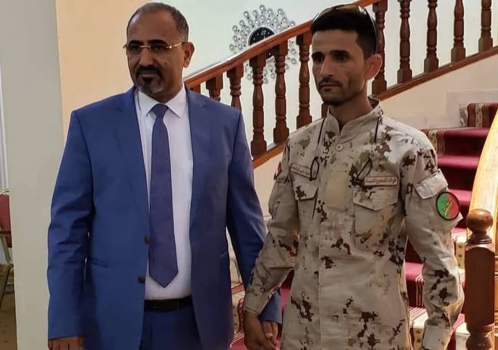 لن نخون العهد
عهد الرجال للرجال
نمضي على الدرب الذي
قد خطّهُ خيرُ الرجال