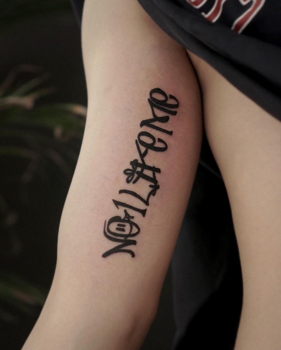 𝐜𝐚𝐫𝐨𝐥𝐢𝐬 tweet media