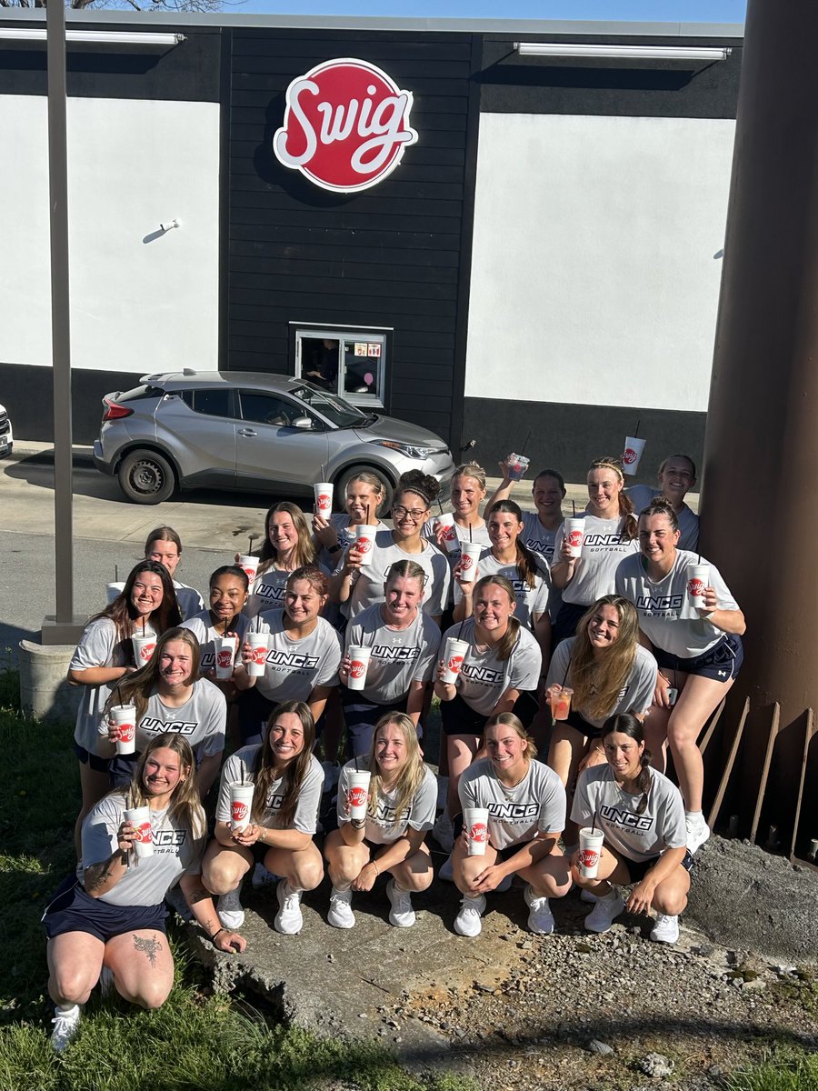 UNCGSoftball's tweet image. Opened conference play with a sweep 🧹
Finished it with Swig 🥤
Good weekend for Team 41. 💙🥎
#Team41 #ConferencePlay #LetsGoG